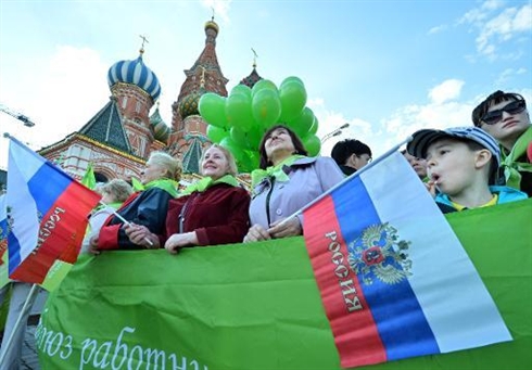 1er mai 100 000 personnes sur la Place Rouge à Moscou