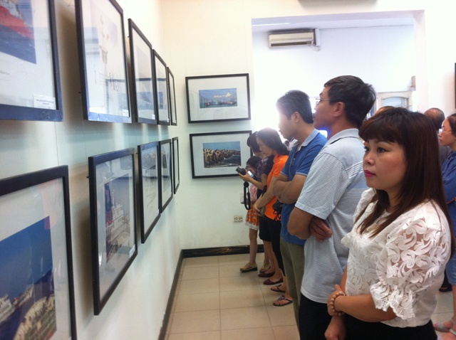 Photo exhibition Vietnam’s sovereignty over its sea and islands opens in Hanoi
