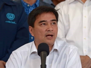 Thai opposition leader calls for suspended election