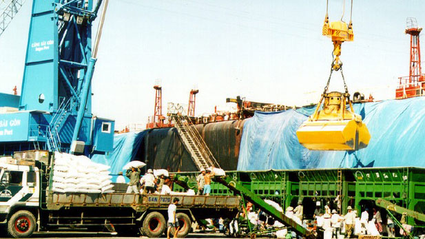 Trade surplus rises to over USD2 billion