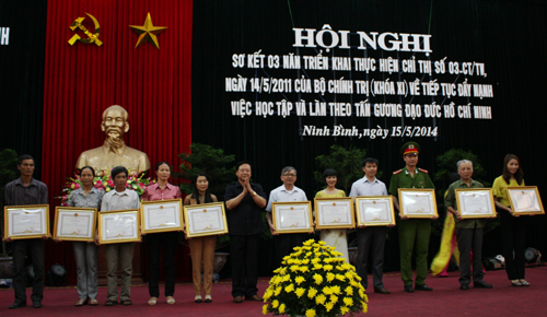 Đưa việc học tập và làm theo gương Bác vào chiều sâu, tạo sức lan tỏa