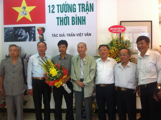 Triển lãm ảnh “12 tướng trận thời bình”