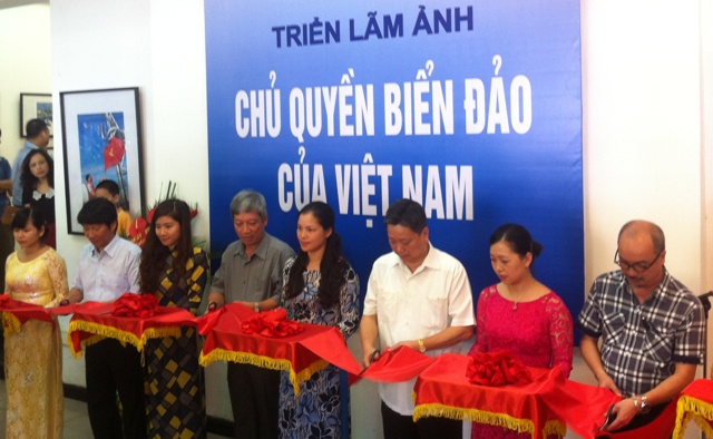 Triển lãm ảnh “Chủ quyền biển đảo của Việt Nam”