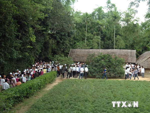 Tourists flock to President Ho Chi Minh’s native village