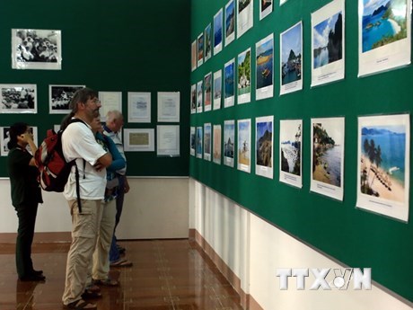 Phu Quoc ouverture de l’exposition photographique La fierté de la mer et les îles du Vietnam