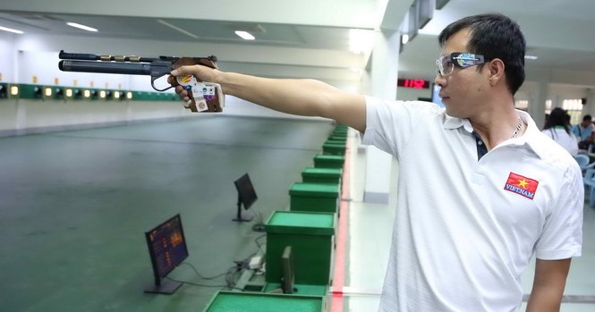 Tir  Hoang Xuan Vinh, premier mondial au pistolet à 10m