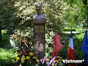 Célébration du 124e anniversaire du président Hô Chi Minh en France