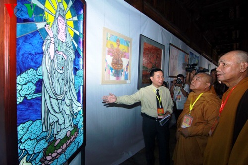 Ninh Binh  Exposition de beaux-arts bouddhiques