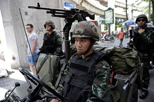 L armée décrète la loi martiale en Thaïlande