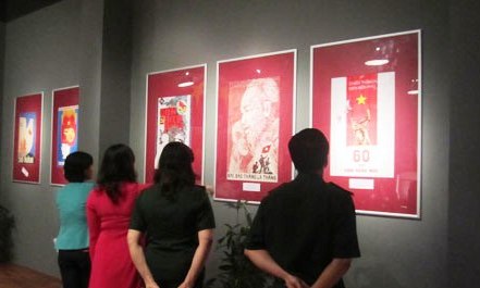 Des peintures de propagande de la résistance contre les colonialistes françaises 1946-1954