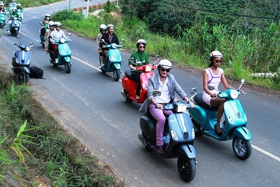 Aventure en Vespa pour présenter la culture vietnamienne