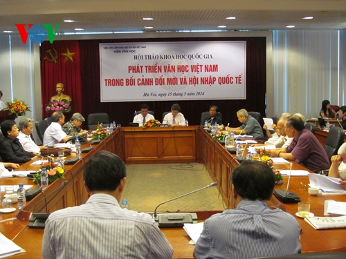 Le développement de la littérature du Vietnam dans le contexte de renouveau et d’intégration international