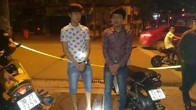 Hà Nội Lạng lách đánh võng, quái xế bị công an bắt giữ