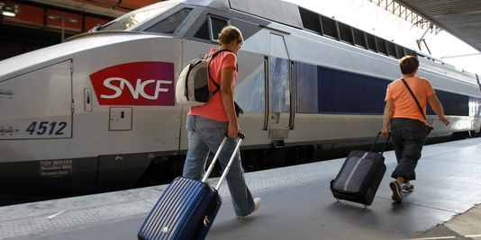 2 300 passagers de TGV bloqués dans le Var France  la SNCF porte plainte