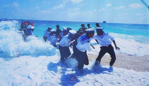 Da Nang  Exposition photographique La mer et les îles du pays-natal