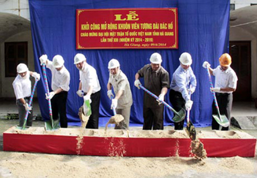 Expanding campus of Uncle Ho statue in Ha Giang province