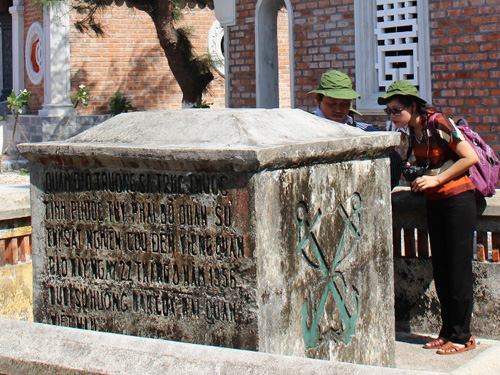 Making plans for the preservation of steles in Truong Sa