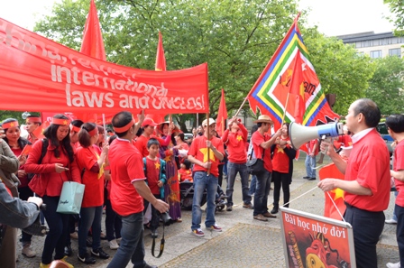 Vietnamese in Germany hit out at illegal Chinese oil rig