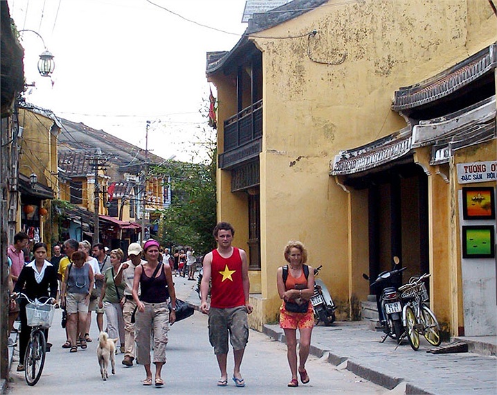 Hoi An to issue tourist cards