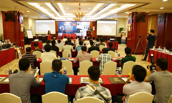 Bringing wedding photojournalism trend to Vietnam