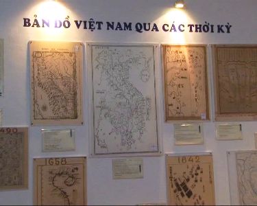 Ho Chi Minh-Ville  exposition de photos et de cartes anciennes du Vietnam
