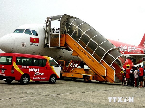 Đình chỉ tổ bay, điều phái viên của VietJet Air sau sự cố bay nhầm