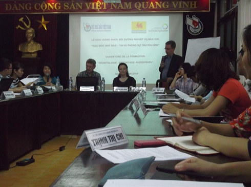 Reportage audiovisuel la déontologie au centre d une formation francophone à Hanoi