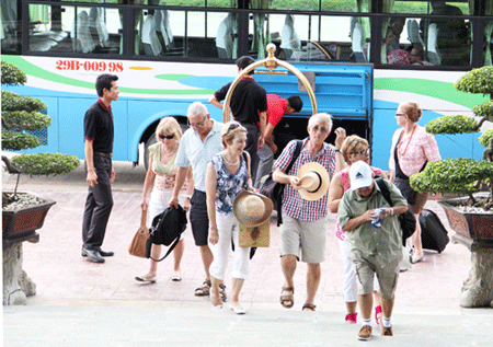 2014年前5个月广宁省接待游客量达逾420万人次