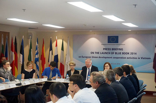EU remains the largest world donor and leading grant donor to Vietnam in 2013