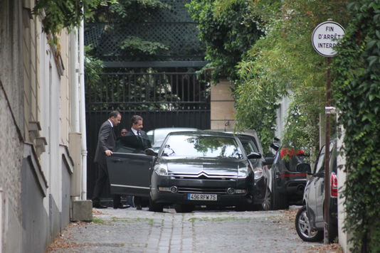 L ancien président français N Sarkozy placé en garde à vue
