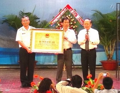 Presenting Certificate Steles affirming Vietnam’s sovereignty over Truong Sa archipelago