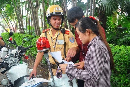 Hà Nội xử lý mũ bảo hiểm không đạt chuẩn Tập trung tuyên truyền, nhắc nhở