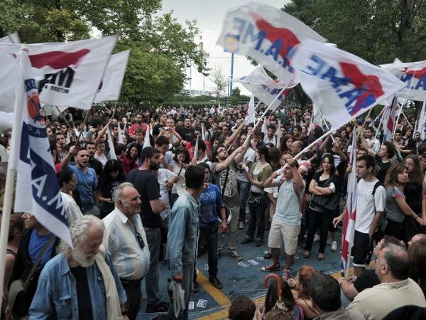 Coupure de courant en raison de la grève contre la privatisation en Grèce