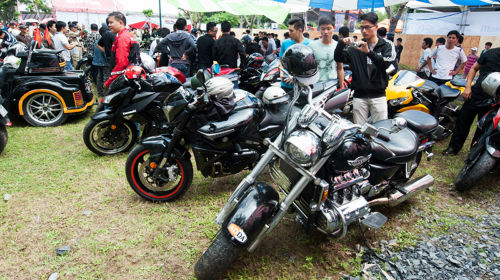 First motorbike swap meet to open in Vietnam