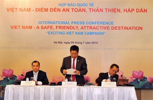 Tourisme  un groupe de journalistes étrangers à la découverte du Vietnam