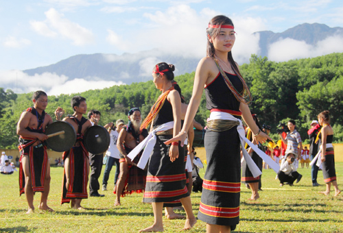 Quang Nam  Ouverture du festival culturel et sportif des ethnies minoritaires