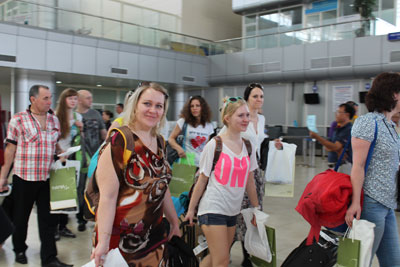 Khanh Hoa attracts 1 65 million visitors in first half