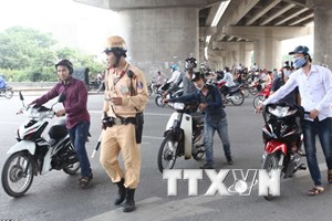 Thành phố Hồ Chí Minh Chưa phạt người đội mũ bảo hiểm không đạt chuẩn vì thiếu   chuẩn