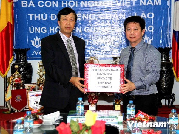 Việt kiều Lào tiếp tục ủng hộ quân dân biển đảo