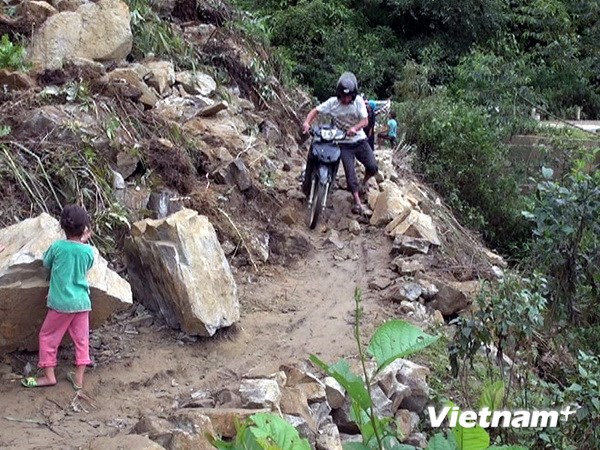Lai Châu Tuyến đường độc đạo lên cụm các xã biên giới Dào San xuất hiện nhiều điểm sạt lở lớn