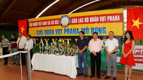 Tournoi de tennis «Raquette d or» des Vietnamiens en Europe