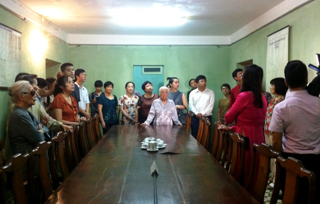 Thang Long-Hanoi Heritage Conservation Centre receives historical objects