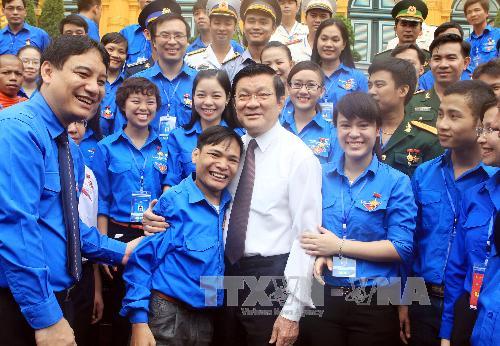 Chủ tịch nước Trương Tấn Sang gặp mặt Đoàn đại biểu thanh niên tiên tiến làm theo lời Bác