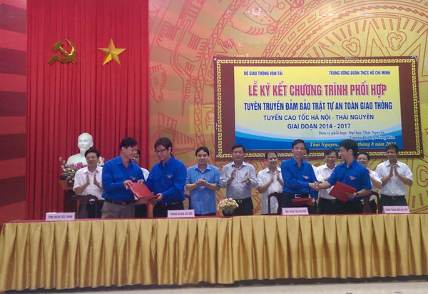 Tăng cường phối hợp tuyên truyền đảm bảo trật tự an toàn giao thông