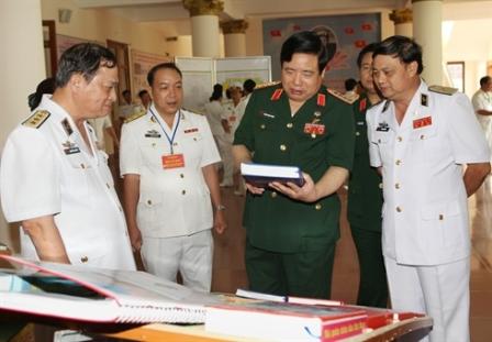 Célébration des 50 ans de la première victoire de la Marine