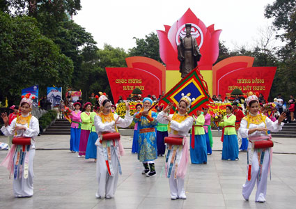 Hà Nội Tổ chức nhiều hoạt động văn hóa nhân các ngày lễ lớn