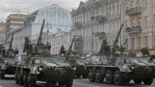 Ukraine marks Independence Day with military parades