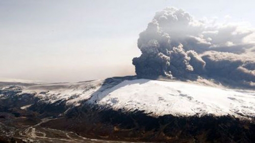 Icelandic earthquakes cause red alert