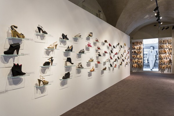 Equilibrium exhibition honors shoes techniques in Italy