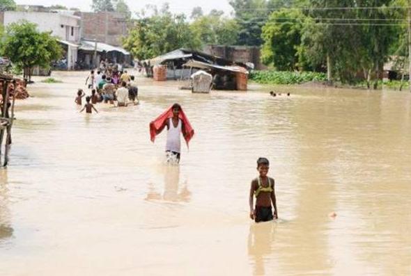 Heavy rains flood 1 500 villages in India